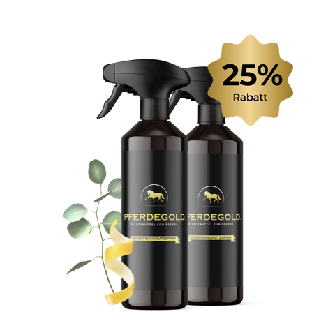 Zwei schwarze Pferdegold® 2x Insektenschutzspray-Flaschen mit einem goldenen 25 % Rabatt-Etikett, Blättern und einer goldenen Schleife - pflanzenbasierter Wirkstoff wirkt zuverlässig gegen Zecken und Bremsen.